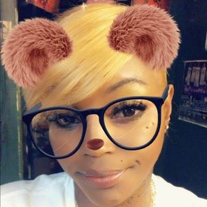 Meet your Posher, Dawnelle